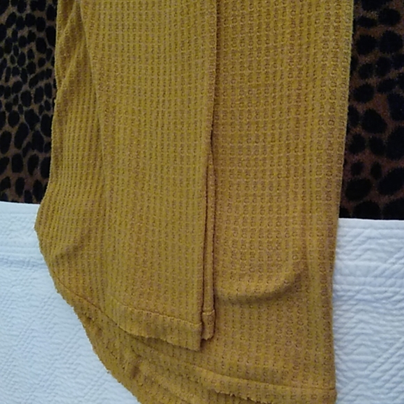 Blauses - Picture 4 of 5